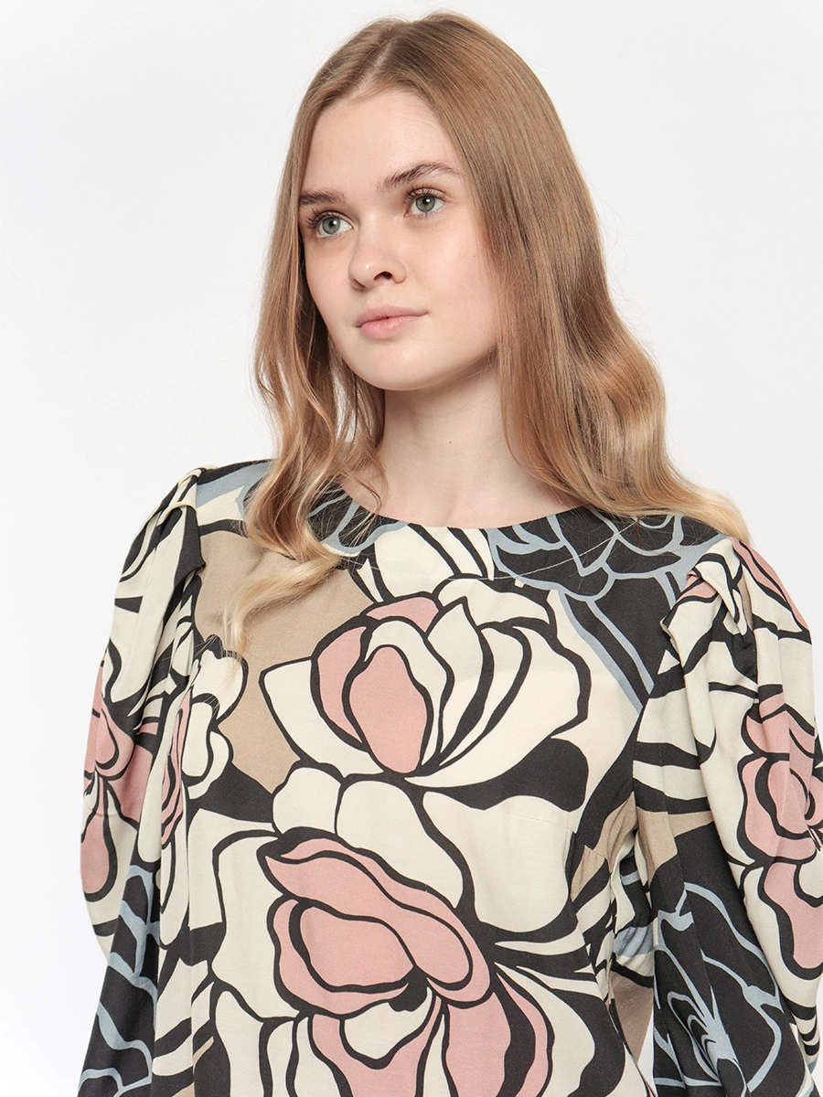 Блуза с крупным цветочным принтом
